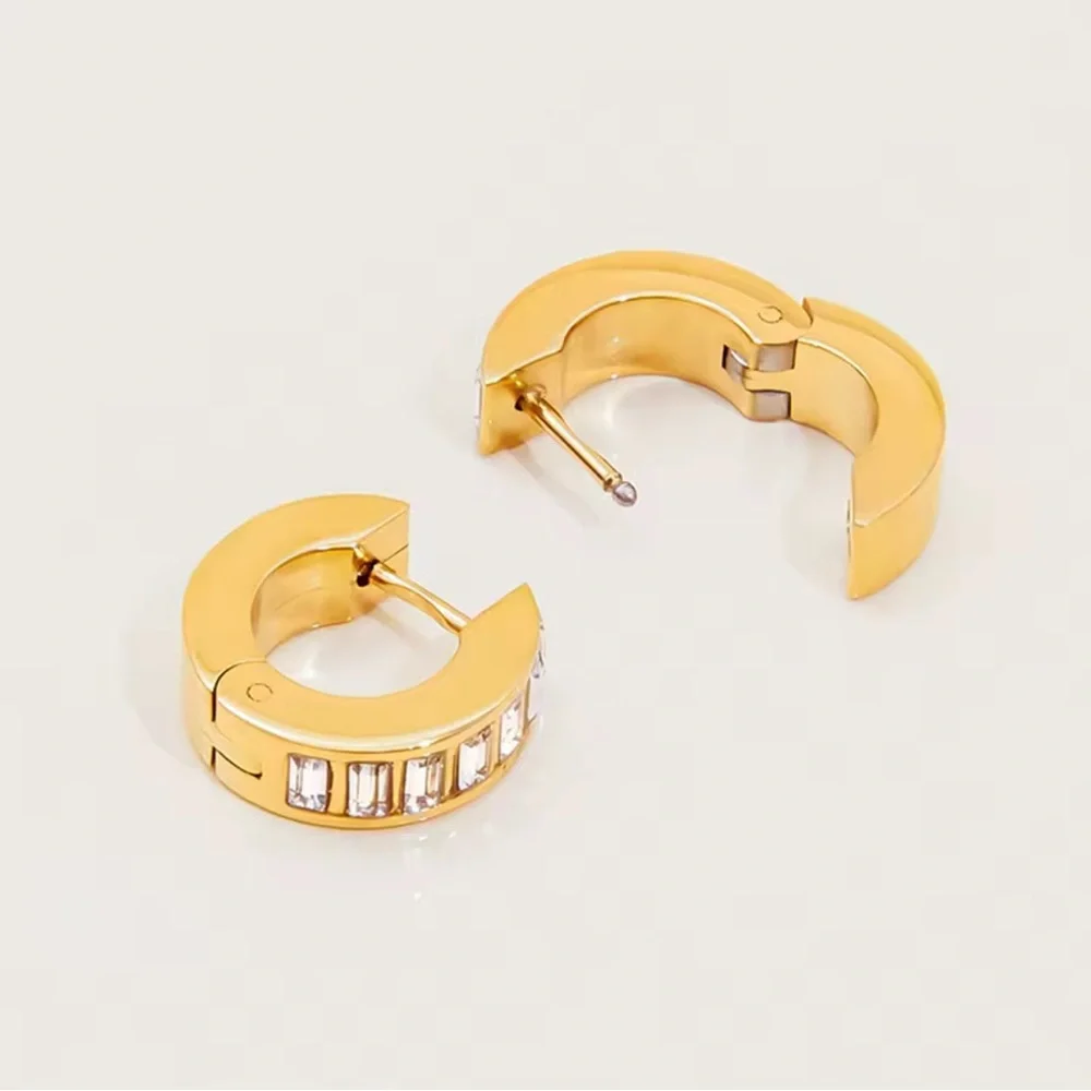 NEW 18K GOLD PLATED HUGGIE EARRINGS – BAGUETTE CUT